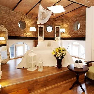 The White Swan Beyoglu Апарт-отель